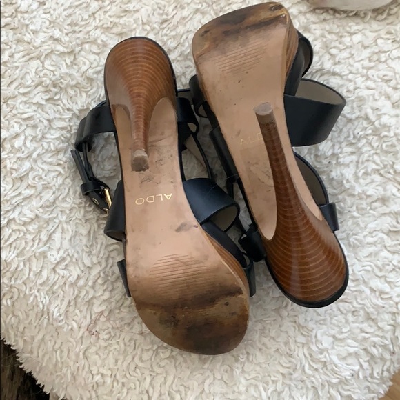 Also black strapped sandals - Picture 3 of 5